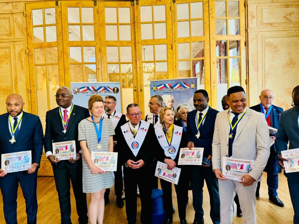 Photos de la Manifestation du 26 octobre au prestigieux Cercle National des Armées à PARIS