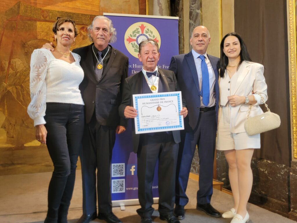 Un hommage d’exception : notre Grand Maître reçoit la médaille d’or du Grand Prix Humanitaire de France