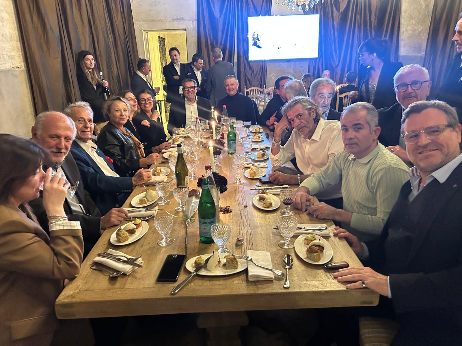 Photo de groupe - Table complète